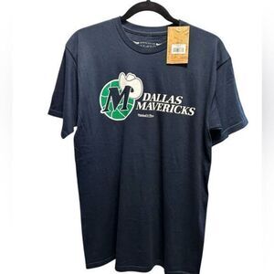 NWT Mitchell & Ness Black Short Sleeve Dallas Mavericks Graphic Tee Shirt Size M
